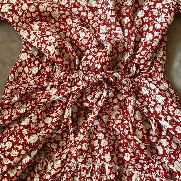red floral ruffled dress - Picture 4 of 5